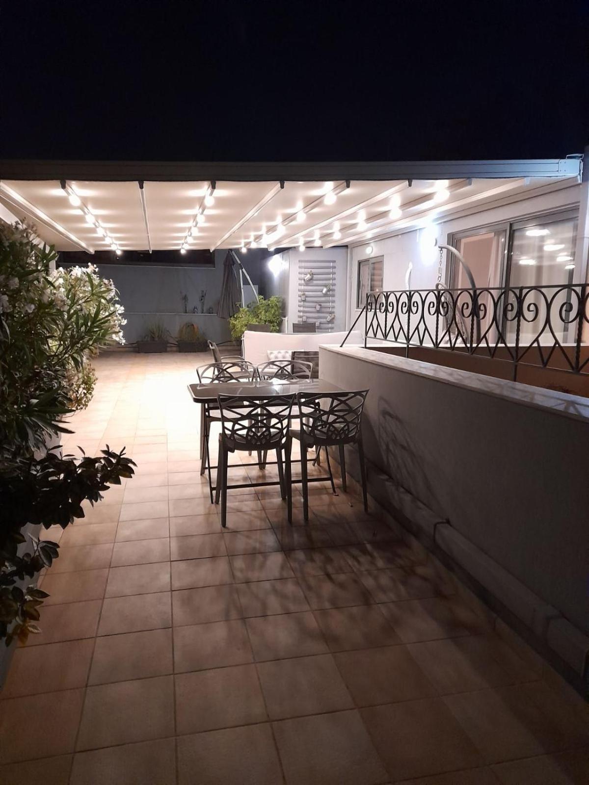 V&V Acropolis View Apartment เอเธนส์ ภายนอก รูปภาพ